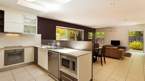 BEST WESTERN PLUS Quarterdecks Retreat - QLD Tourism 1