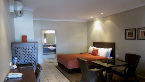 BEST WESTERN Bungil Creek Motel - QLD Tourism 1