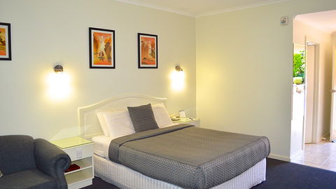BEST WESTERN Cathedral Motor Inn - QLD Tourism 1