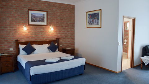 BEST WESTERN Coastal Waters Motor Inn - QLD Tourism 1