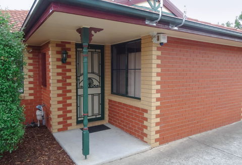 BEST WESTERN Fawkner Airport Motor Inn And Serviced Apartments - QLD Tourism 0