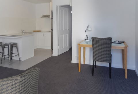 BEST WESTERN Fawkner Airport Motor Inn And Serviced Apartments - QLD Tourism 2