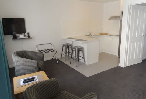 BEST WESTERN Fawkner Airport Motor Inn And Serviced Apartments - QLD Tourism 7