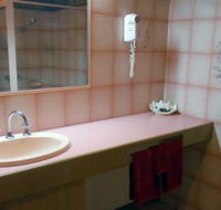 BEST WESTERN Pines Country Club Motor Inn - QLD Tourism
