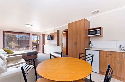 BEST WESTERN Tudor Motor Inn - Queensland Tourism 3