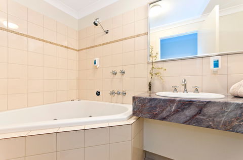 BEST WESTERN Tudor Motor Inn - Queensland Tourism 14