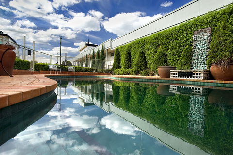 Admiralty Inn - QLD Tourism 5