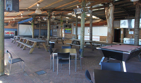 The Beachcomber Hotel - QLD Tourism 1
