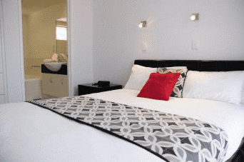 Pelicans Holiday Village - QLD Tourism 4