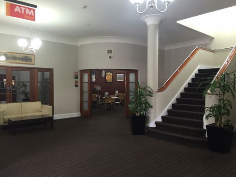 Port Macquarie Hotel - QLD Tourism 5