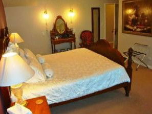 Newberry Manor - QLD Tourism 1