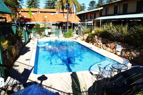 Cottesloe Beach Chalets - Queensland Tourism 0