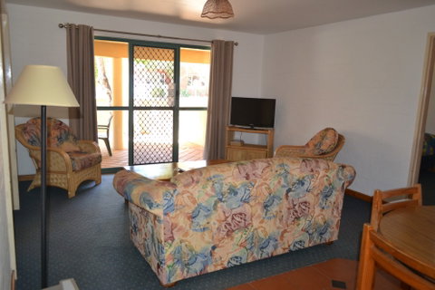 Cottesloe Beach Chalets - Queensland Tourism 7