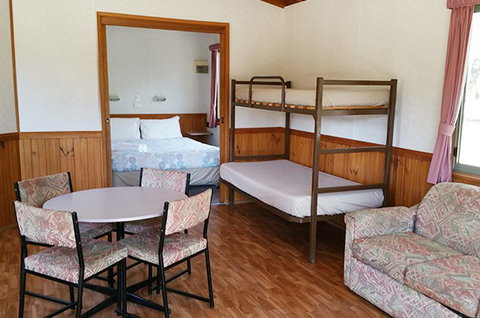 Halls Gap Gardens Caravan Park - QLD Tourism 6