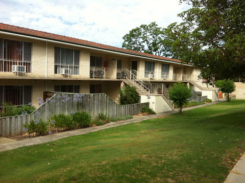 Budget Apartments Como South Perth - QLD Tourism 3