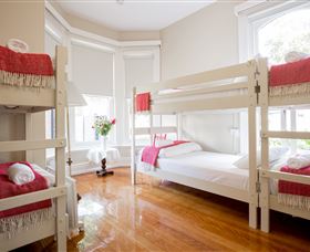 Montacute Boutique Bunkhouse - QLD Tourism 1