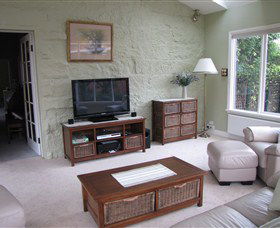 Crescentfield Cottage - QLD Tourism 4