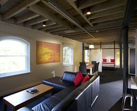 Sullivans Cove Apartments - Gibsons Mill - QLD Tourism 1
