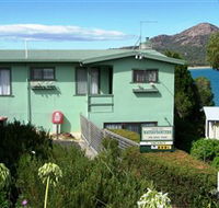 Coles Bay Waterfronters - QLD Tourism