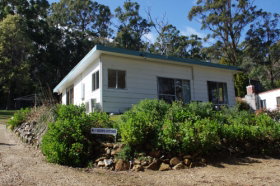 CLASSIC COTTAGES S/C ACCOMMODATION - QLD Tourism 0