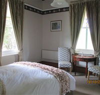 Cygnet's Secret Garden - Boutique Bed and Breakfast - QLD Tourism