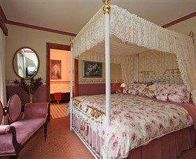 Moonlight Bay B&B Guest House - QLD Tourism 0