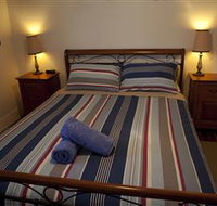 The Spotted Salmon Cottage - Queensland Tourism