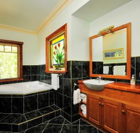 Beauty Point's Pomona Spa Cottages - QLD Tourism