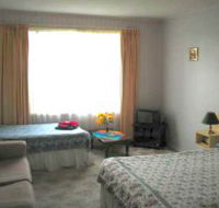 Central Court Motel - QLD Tourism
