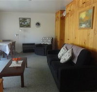 Blue Wren Gardens and Accommodation - Queensland Tourism