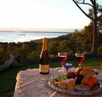 Island View Spa Cottage - QLD Tourism