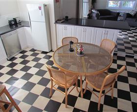 Pettit Cottage - QLD Tourism 2