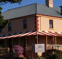 Meredith House And Mews - QLD Tourism