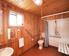 Burnie Holiday Caravan Park - Queensland Tourism 3