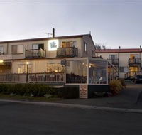 Amos House and Swansea Ocean Villas - QLD Tourism