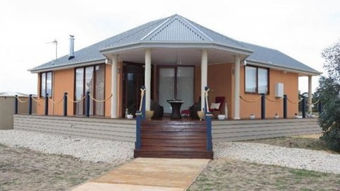 Aurora Cottages - Queensland Tourism 0