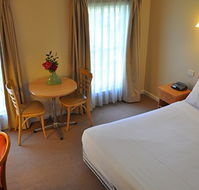 Glen Inn Motel  Apartments - QLD Tourism