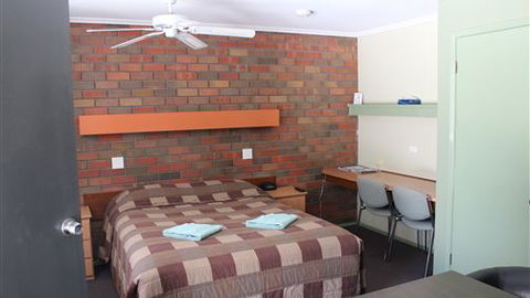 Creswick Motel - QLD Tourism 3