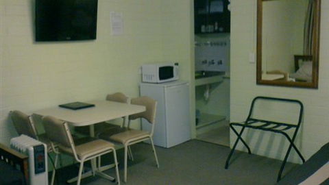 Millers Cottage Motel - QLD Tourism 3