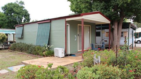 Riverbank Caravan Park - QLD Tourism 4