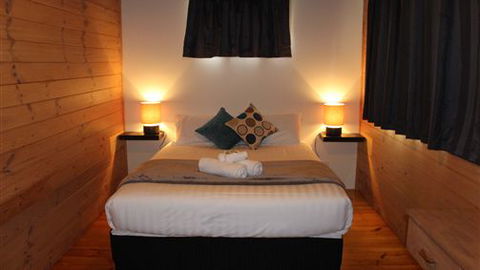 Lakes And Craters Holiday Park - QLD Tourism 1