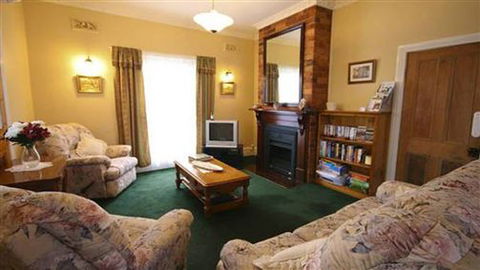 Airleigh-Rose Cottage - QLD Tourism 2