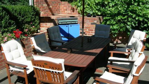 Airleigh-Rose Cottage - QLD Tourism 3