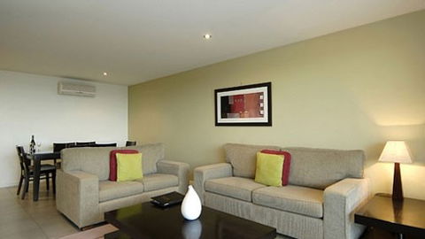 Dolphin Apartments - QLD Tourism 0