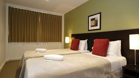 Dolphin Apartments - QLD Tourism 1
