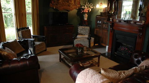 Heytesbury House B&B - QLD Tourism 4