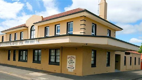 Grand Central Accommodation B&B Cobden - QLD Tourism 0