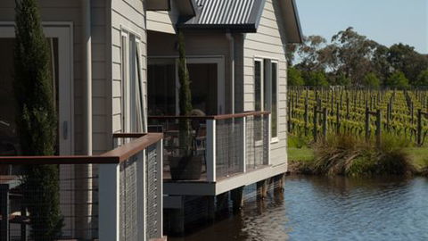 Lakeside Villas At Crittenden Estate - QLD Tourism 1