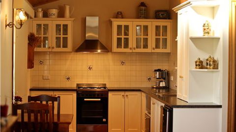 Ripplebrook Cottages - Queensland Tourism 3