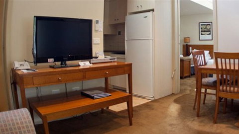 Alzburg Resort Mansfield - QLD Tourism 4